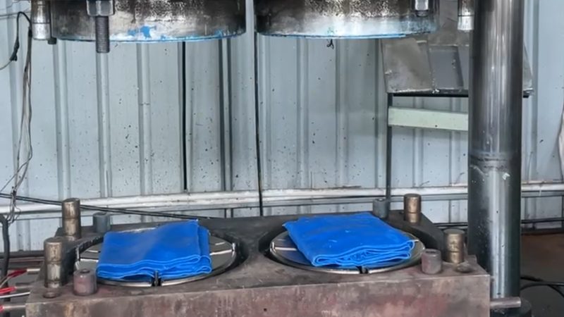 揭秘吸塑模具：十大品牌与十大厂家背后的故事**