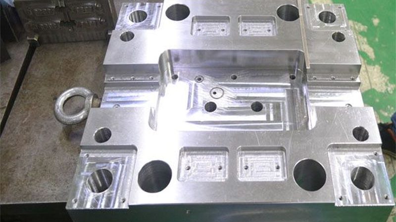 精密模具加工设备：规格尺寸背后的工艺智慧