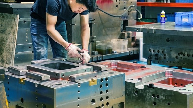 汽车塑料模具加工规格参数解析：关键指标与工艺要点