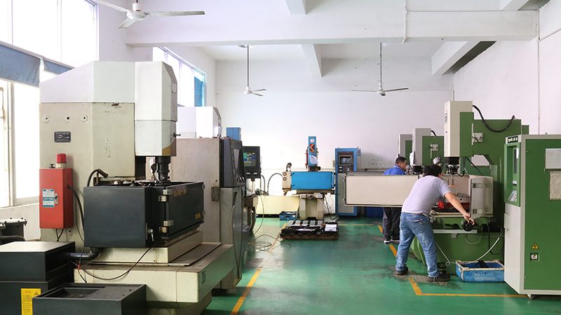 家电注塑模具：使用寿命的秘密与影响因素