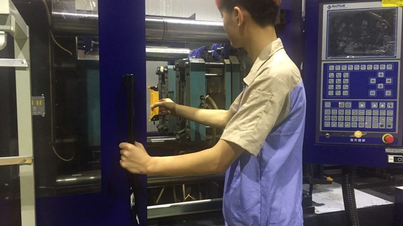 高精度冲压模具定制，揭秘关键要素